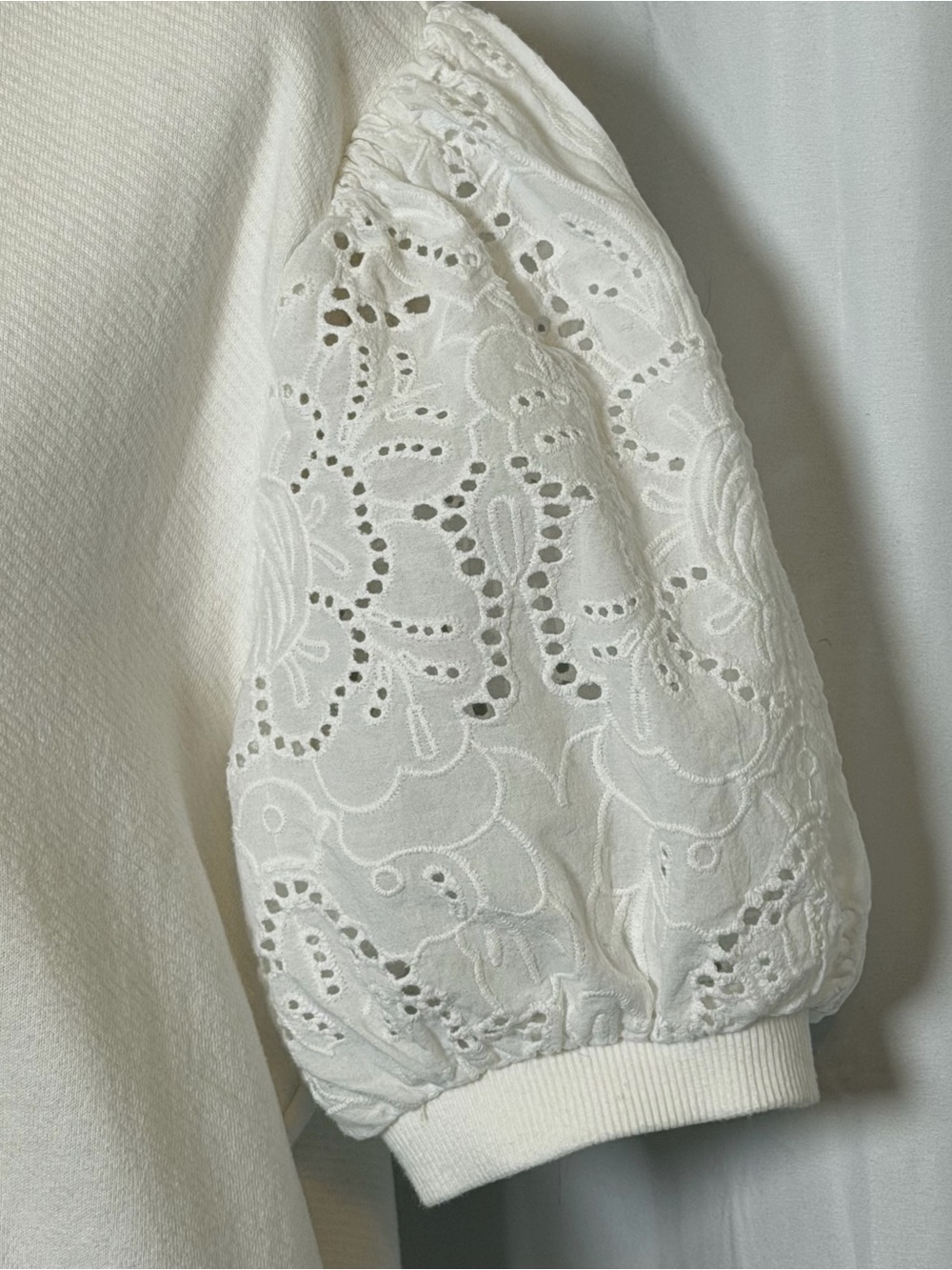 Paige Mako Puff Sleeve Sweatshirt White Eyelet Lace Sleeve Cotton Top Medium - Picture 8 of 12